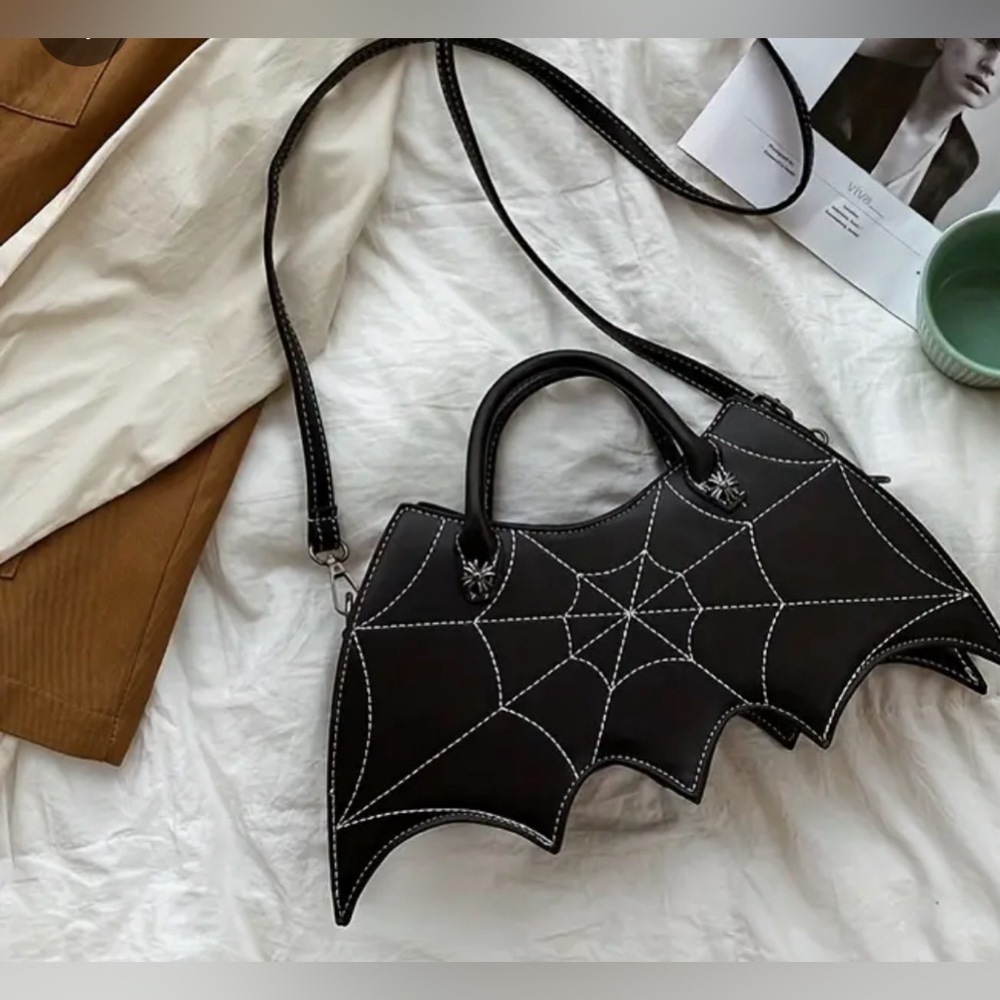 BATWING SPIDERWEB SHOULDER BAG - Picture 3 of 8